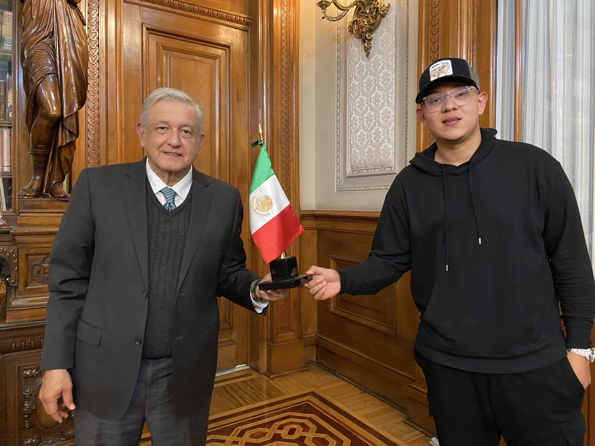 lopezobrador_'s tweet photo. A ver si le vuelvo a atinar. Ahí va mi quiniela: en la Liga Nacional, van a la final Dodgers y Milwaukee; en la americana, Astros y Tampa. Para la Serie Mundial, Dodgers contra Astros. Campeón, Dodgers. https://t.co/vt454TjpKT