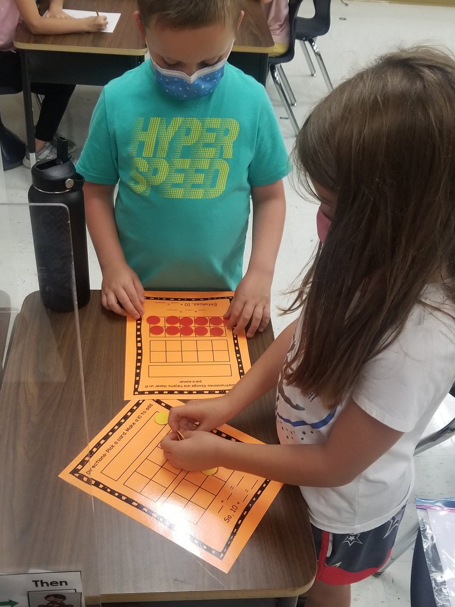 Me encanta verlos entusiasmados con las estaciones de matemáticas "Sumas y restas."❤❤❤Love it when they are excited about their math "Addition and Subtraction" stations. #TheColeWay