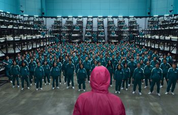 [편집국에서] 오징어 게임과 건강 불평등..."그만해, 이러다간 다 죽어"/ 오징어 게임은 승자가 다 갖는 '제로섬 게임(zero-sum)'이다. 우리가 처한 현실이라고 다를까. 어쩌면 세계가 거대한 '오징어 게임' 실사판인지도 모른다. 코로나19 백신 공급 불평등은 이를 방증한다 rapportian.com/news/articleVi…