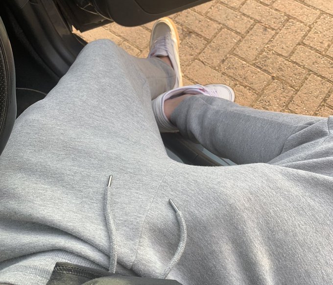 idk why y&rsquo;all like these pants so much? https://t.co/wPis3Z50W9