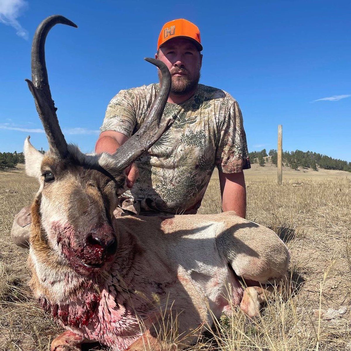 ItsBigNick's tweet image. My man T-Web @cowboybowfishing got it done today! 🤘🏼 When u are alone and need to pack it out, you improvise!
#tagpunched #antelopehunting #antelope #wyoming #mulehunting #hunter #outdoors #deer #hunter #treestandlife #hunting #hunt #huntingseason #outdoors #deerhunting