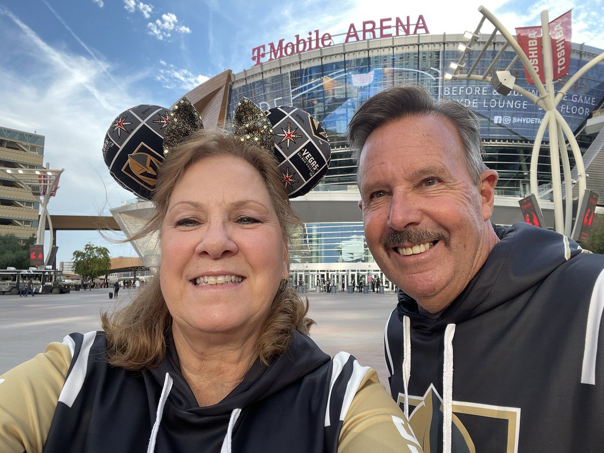 ejenana3's tweet photo. @GoldenKnights We’re here &amp; ready for puck drop! #GKG https://t.co/r4o7EOv4xk