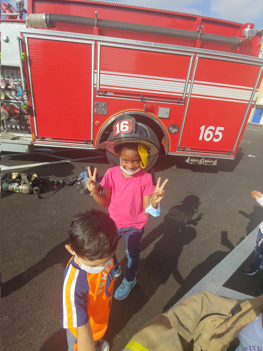 MrsLousClass's tweet photo. Fun visit from the Elsmere Fire Company today!! #firetrucks #firesafety #yaybaltz #wearebaltz @BaltzBears https://t.co/zSSvlwbhnV