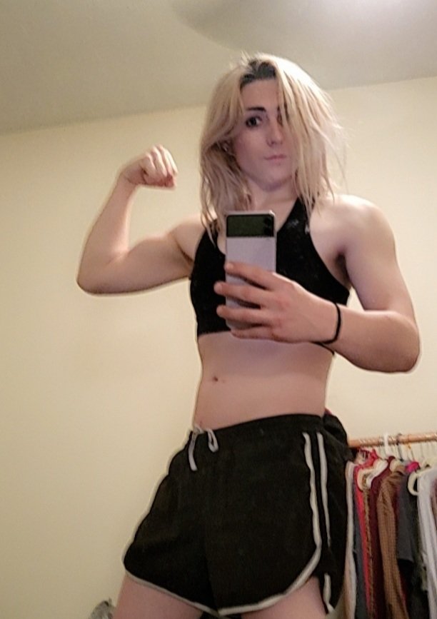 I don't workout that much. Why am I jacked 😭 #trans #transgender #tranny #shemale #dickgirl #femboy #trapslut #trap https://t.co/FZshCBSxZR