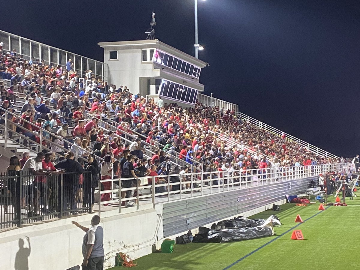 woodrow_sports's tweet photo. Wildcat Nation always brings it, and it’s on another level on Homecoming! Unbelievable atmosphere, all credit to our students &amp; community! @WoodrowFootball doing their part too, up 16-0 over Newman Smith at half https://t.co/YqG5ebn8Ms