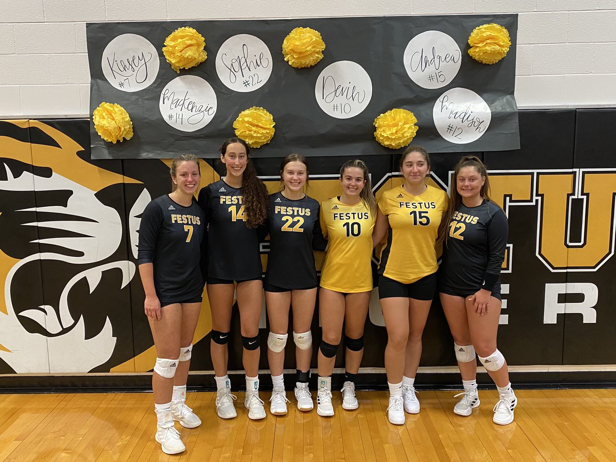 FHSTigersVball's tweet photo. Big 25-13, 25- 12, 25-21 win on SENIOR NIGHT for Varsity! 🐯🏐 Thank you Seniors…. We Love You! @MaxPreps @FESTUSAthletics @myleaderpaper @STLhssports @KJFFSPORTS @KFMOsportsVB https://t.co/VFRwgIPUBG