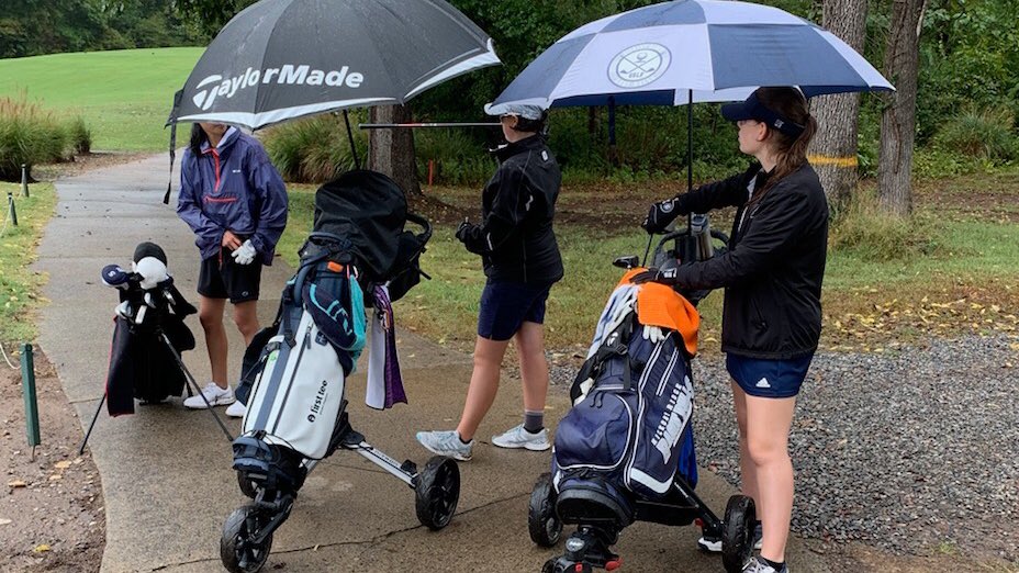 HRHSBullsGolf's tweet photo. ⛳️Your lady @hrhsbulls win 132 - 142⛳️
Thank you to our friends from @GolfSabre for playing today in tough 🌧🌦 conditions and we wish you good luck at Regionals. 

Top 3 Scores
T-🥇Maggie Magner SMHS 39
T-🥇@HelenaWinterb HRHS 39
🥉@couper_ella1 HRHS 44 https://t.co/6HLoho4zgO