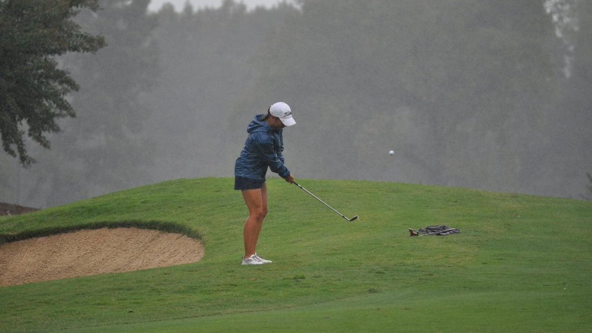 HRHSBullsGolf's tweet photo. ⛳️Your lady @hrhsbulls win 132 - 142⛳️
Thank you to our friends from @GolfSabre for playing today in tough 🌧🌦 conditions and we wish you good luck at Regionals. 

Top 3 Scores
T-🥇Maggie Magner SMHS 39
T-🥇@HelenaWinterb HRHS 39
🥉@couper_ella1 HRHS 44 https://t.co/6HLoho4zgO