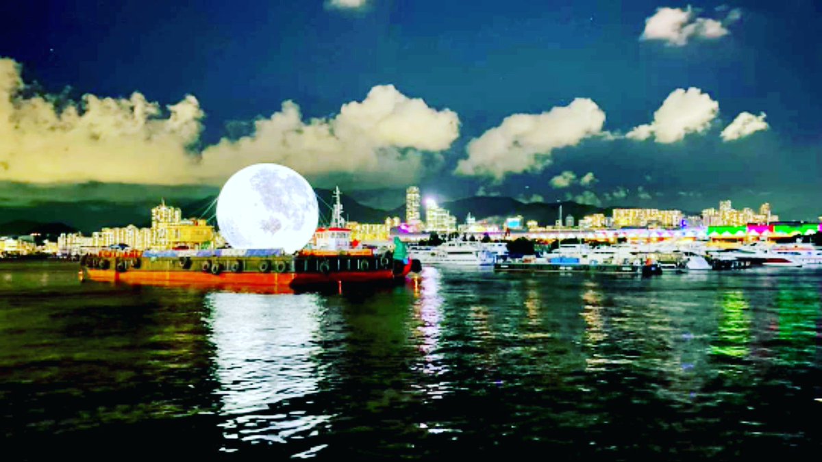 ThelmaSpeirs's tweet image. MID AUTUMN FESTIVAL HONGKONG, MOON DISPLAY