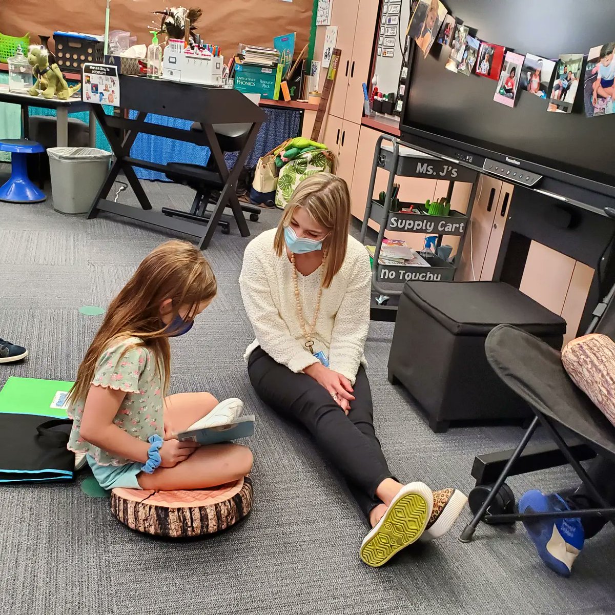 ErickaMacon's tweet photo. WE ARE READERS!
We've already come so far &amp; grown so much! Today we celebrated. Special district guests came in to read to and with the kids, snacks were abundant, and the kids SQUEALED with glee when they saw the letter wall! It was an incredible celebration. https://t.co/h0NqDecki9
