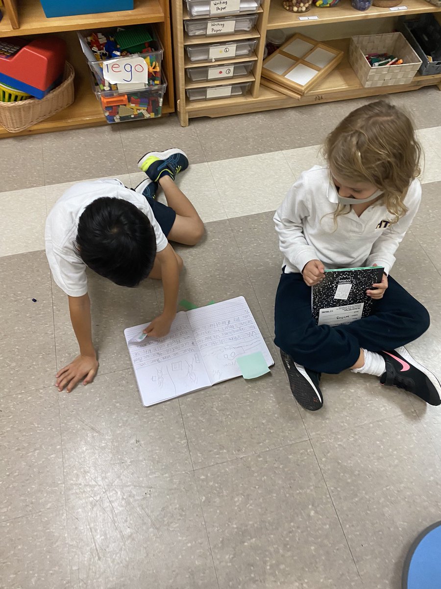 1BHTS's tweet photo. Working with our writing partners. Listening to our stories and asking questions to push our writing and tell even more. @HTSRichmondHill https://t.co/doDeMbZPeY