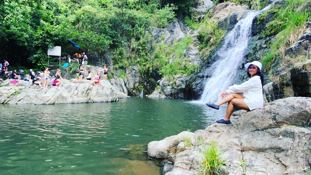 ThelmaSpeirs's tweet image. NEVER FALL TO THE WRONG PERSON BUT FALL TO THE WATERFALLS IS THE BEST MEDICINE FOR YOU TO MOVE ON 🥰🥰