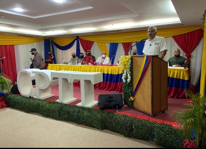 JCSantelizS's tweet photo. #Hoy estuvimos en Anzoátegui con nuestros hermanos de clase del sector Petrolero para la Acreditación de l@s vocer@s CPTT del Complejo G/D José Antonio ¡La Clase Obrera continúa a la Vanguardia de la Producción!🇻🇪💪👷🧑‍🔧
#ChavismoVictoriaPerfecta 
@min_joserivero @NicolasMaduro https://t.co/anIw3CmRSS
