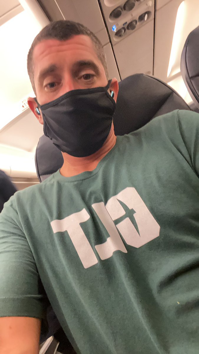 djbillymac's tweet photo. Wheels up @Allegiant En route to Fort Lauderdale to cheer on the @CharlotteFTBL #GoldStandard @Charlotte49ers #NinerNation https://t.co/exKpmUWRG7