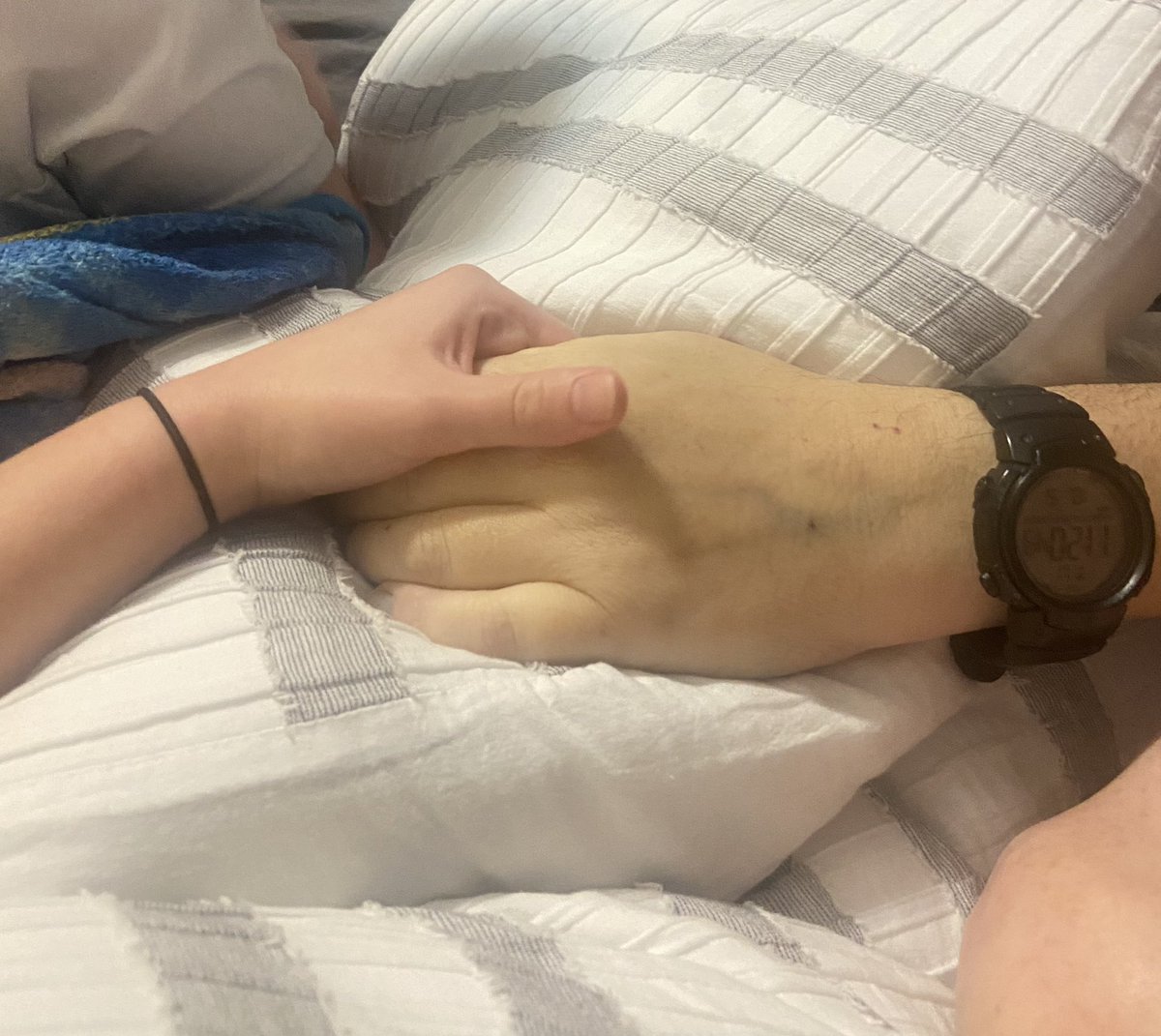 sydneee8's tweet photo. Tuesday morning I watched my dad take his last breathe. He was the sweetest and most selfless guy I knew. I don’t think this hole in my heart will ever be healed knowing that I won’t ever get to know a love like his ever again. I can’t wait until I see you again. ❤️ https://t.co/6SD6OJyoll