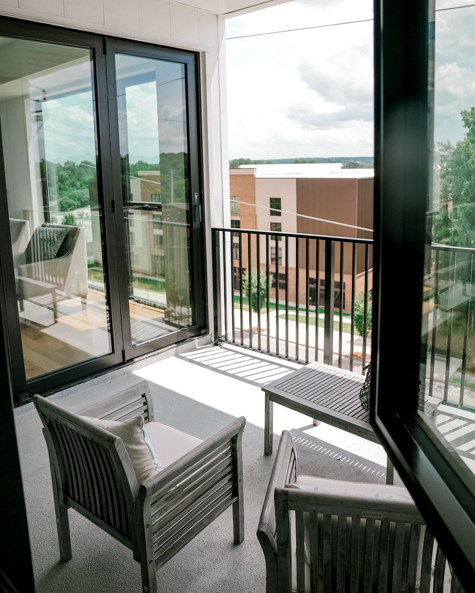 fairweatherRAL's tweet photo. Our private, walk out terraces are a great place to unwind after a busy week, catch up with friends, or enjoy your morning coffee ☕

Interested in setting up a tour? Send us a message here: https://t.co/cUv3Ml6dXc https://t.co/F3EaEzsq02