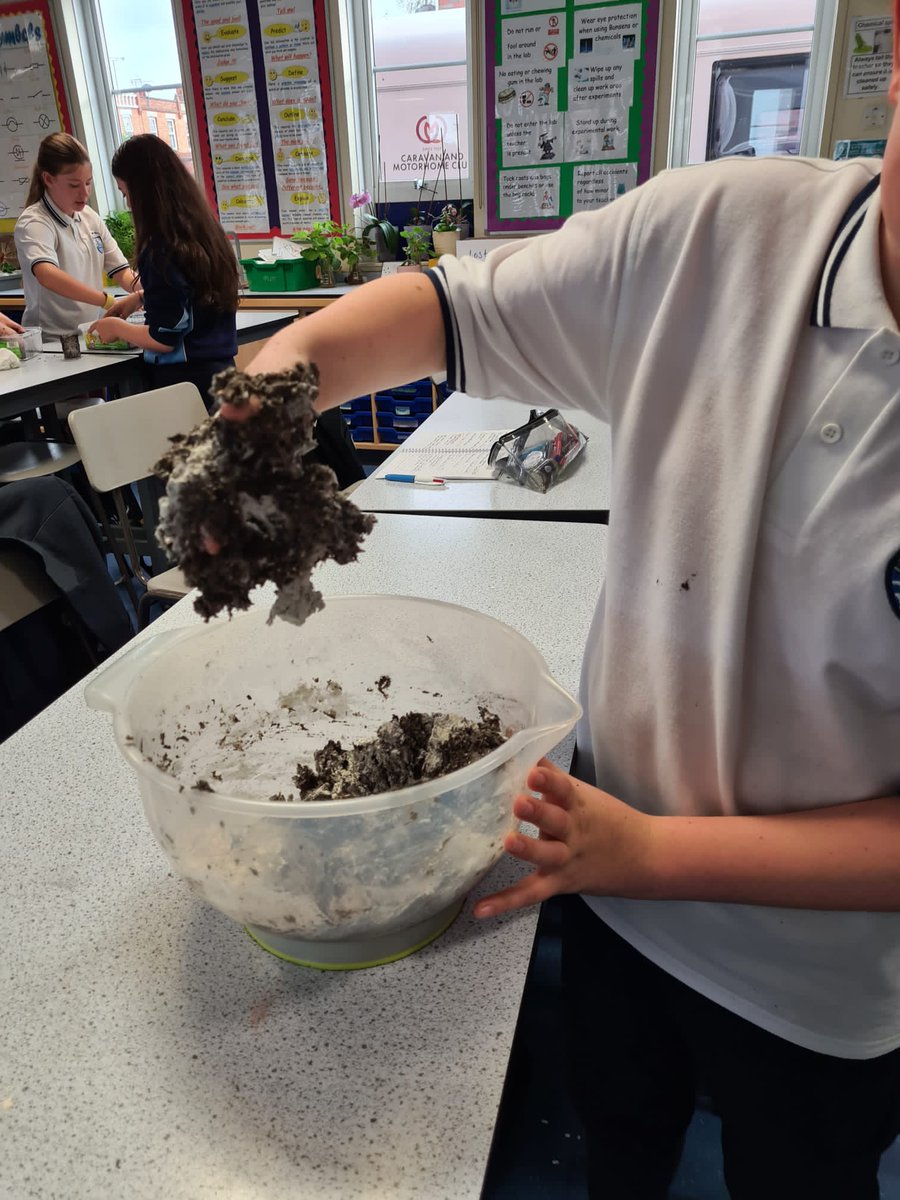 CwlcScience's tweet photo. Mrs Helme and students made 220 wildflower bombs today! Let's cover Worcester in flowers #BiologyWeek https://t.co/nRJAne7tH8