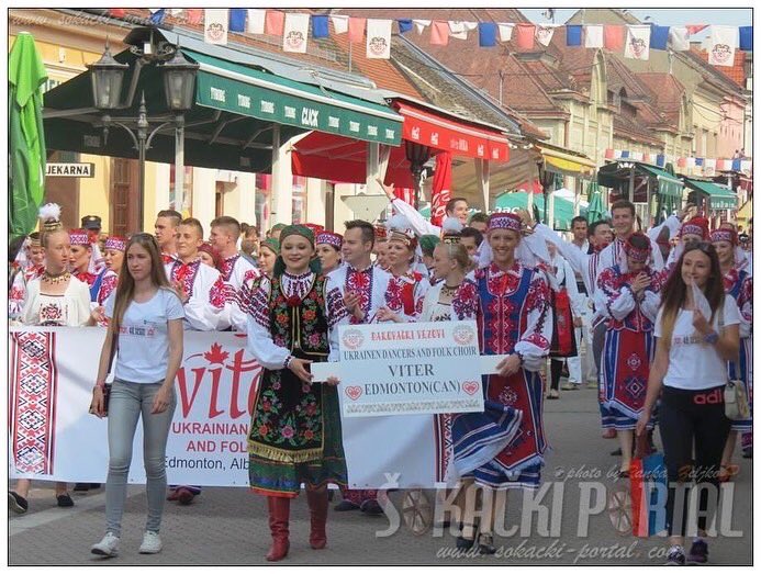 viter_canada's tweet photo. #ThrowbackThursday - Viter Style! 

Throwback to 2014, when the Viter Ukrainian Dancers performed at an international festival in Dakovo, Croatia 🌍 

#viter #đakovo #croatia #yeg #yegdance #abdance #abculture #ukrainiandance #вітер #танці #канада #culture #folk #festival https://t.co/IyA2oEO1Wj
