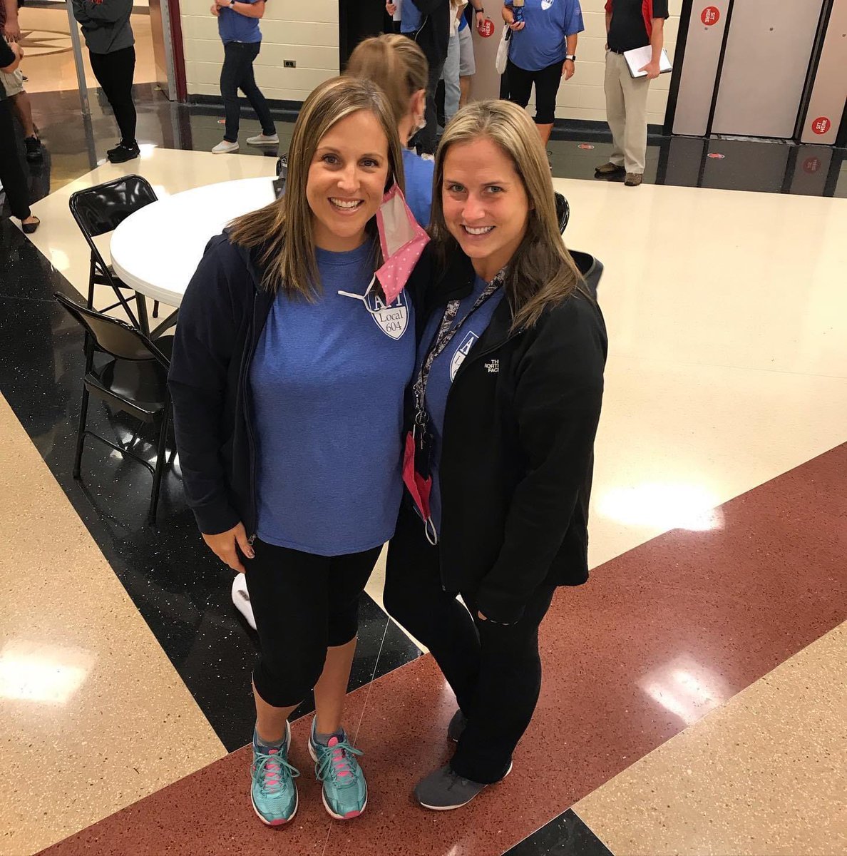 mrs_kern's tweet photo. Twinnies 👯‍♀️ https://t.co/HGwLvDIKqE