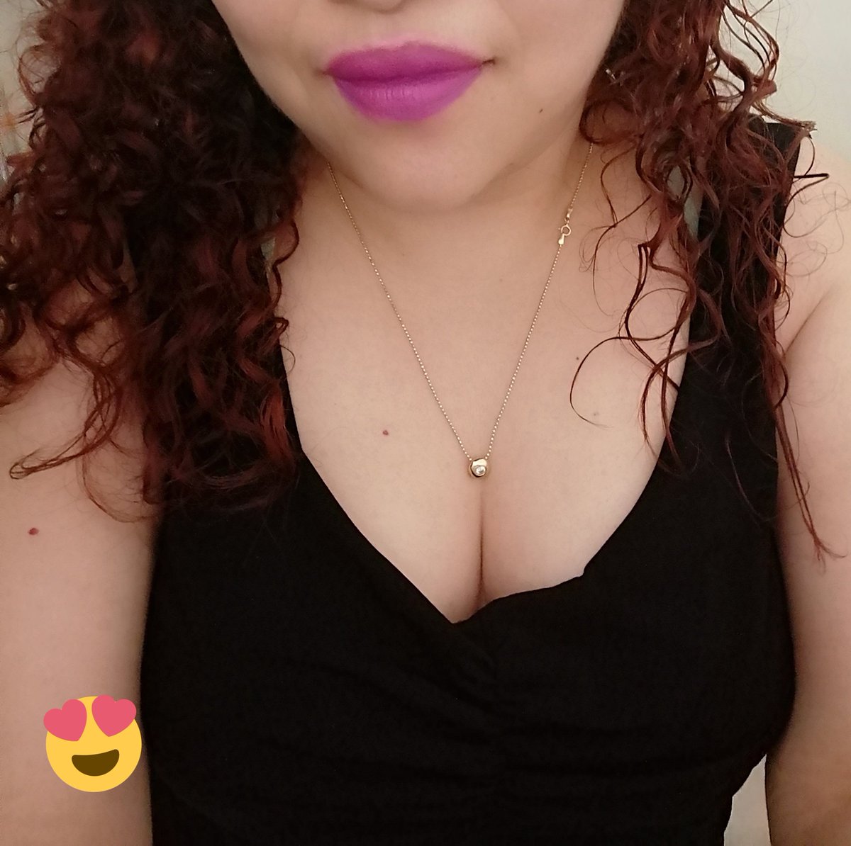 AngieLaloy's tweet photo. Jueves laboral... #hotwife #Empoderada #sexy alguien quiere un beso? RT y MG https://t.co/3c80JN6Dyg