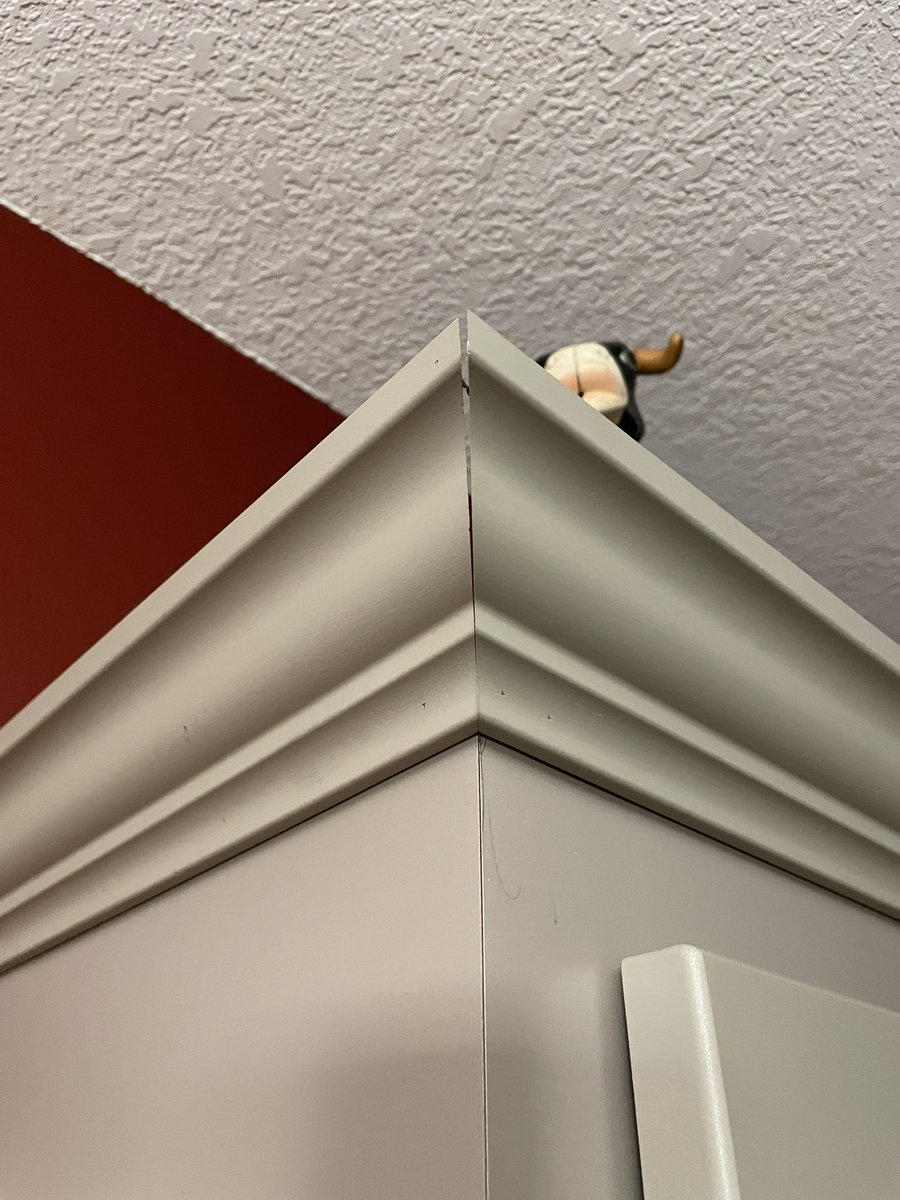 JonKellen's tweet photo. @thehomedepot hey there…I had you company do cabinet refacing. I reported QC issues on 9/14 and have not had anyone contact me. Is this the kind of service you want to deliver?? https://t.co/vEG6erpvh8