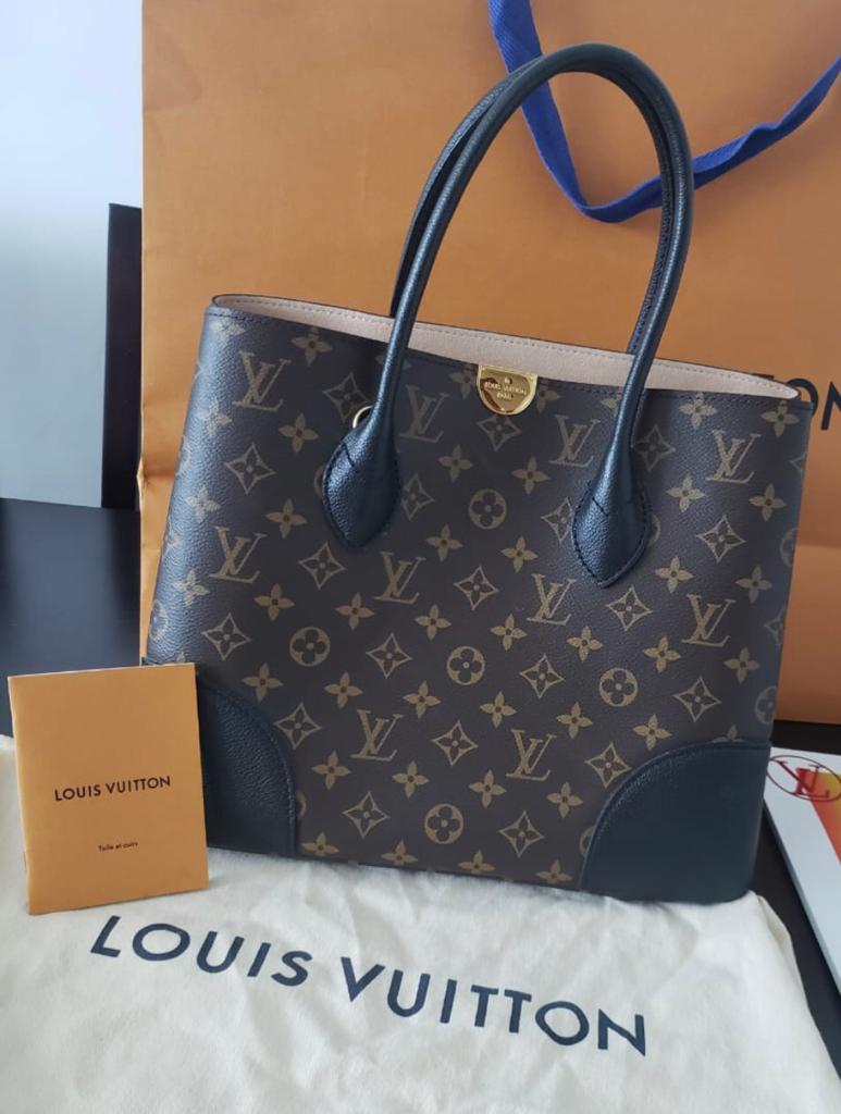 AliasMalula's tweet photo. La más amplia variedad de bolsos y carteras de firmas de segunda mano, como nuevos, los  adquieres en @maruconsing y puede pagarlos en cuotas a través del Paypal o del Layaway. Tlfs: Vzla 🇻🇪04126295590 USA 🇺🇸  18137707348. Síguela en Instagram  @Maruconsign https://t.co/0IVyFadsHg