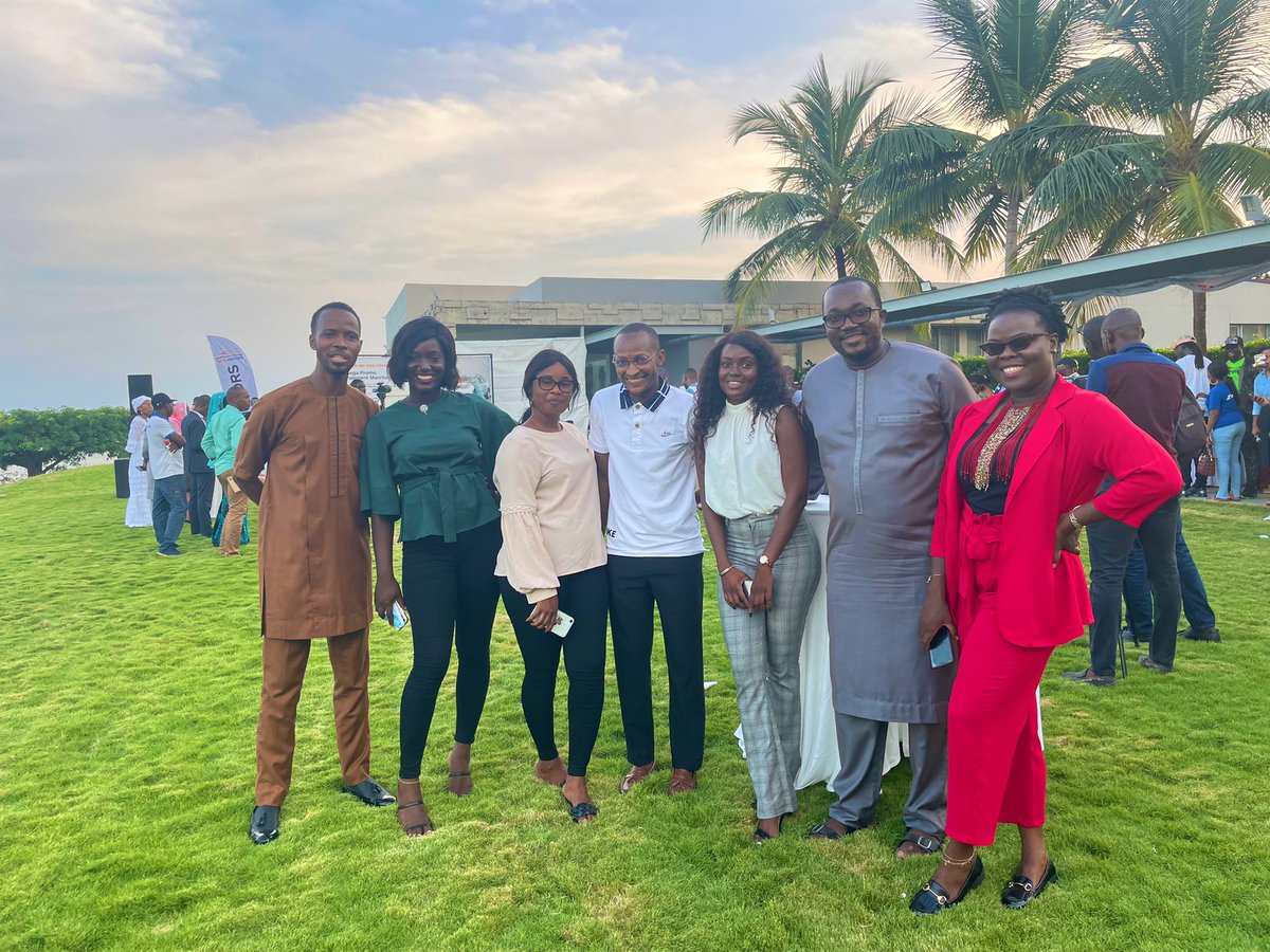 Mlle_Doumbouya's tweet photo. Nous étions avec la grande star de Twitter Tanti @NatmoLick 😂😂😂😂 . La famille twittosphère ça ne bouge pas @AKarim_Bangoura @bahoro09 @Kmed79 @KeessoBlvck  @mata_Traoree  @abdrahmane_d https://t.co/a2YtaUHTFz