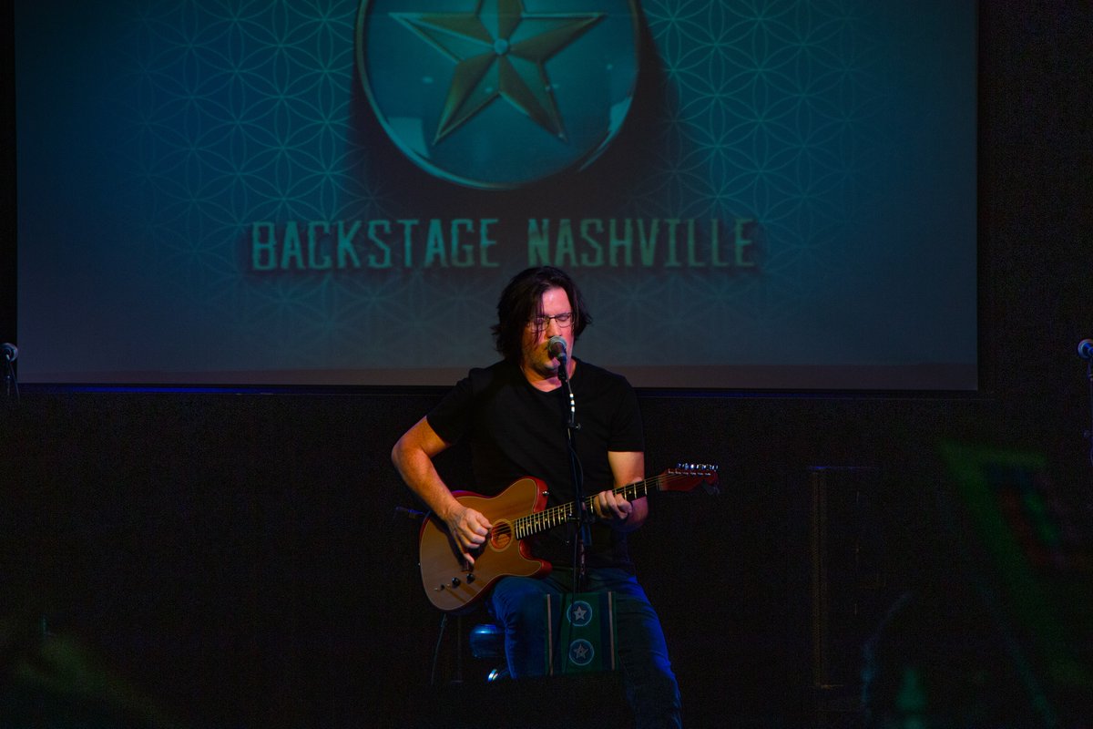 BackstageNash's tweet photo. Check out photos from #BackstageNashville with @Garyburr, #PorterHowell, @gmiddleman and @DanSmalleyMusic at https://t.co/yQ6Ur35GMZ! 📸: @csskkk
#NashvilleSongwriter #NashvilleEvents #NashvilleTenn @3rdandLindsley https://t.co/jQlYo1D8eI