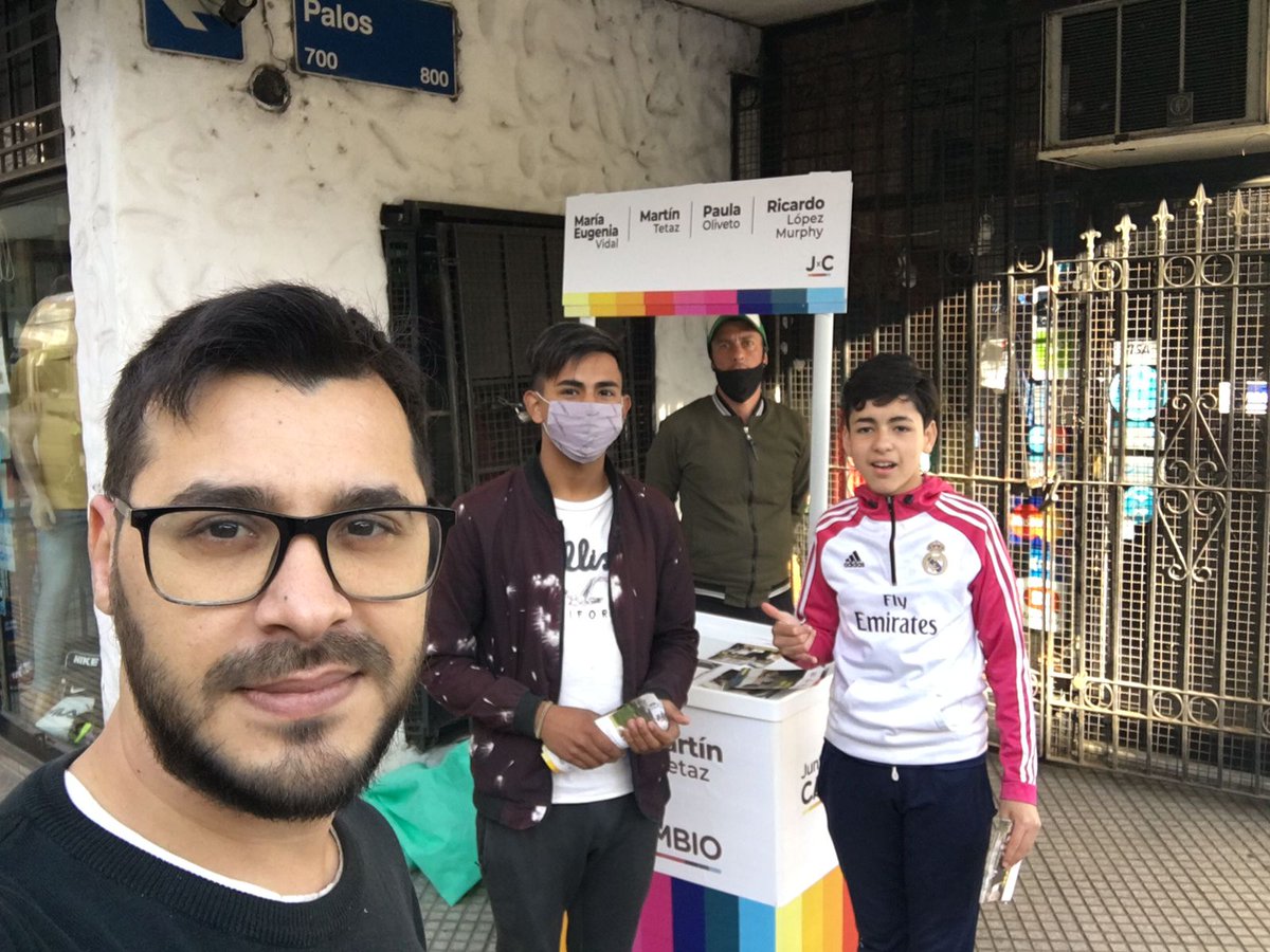mpvischi's tweet photo. @AteneoLibertad y @AteneoPte Alfonsín con las y los vecinos de la Comuna 4, en las esquinas de:
📍 Olavarría y Palos
📍 20 de Septiembre y Ministro Brin

Acercando al barrio las propuestas de #VidalYTetaz e informando sobre cómo sumarse para fiscalizar el 14/11 💪 #YoFiscalizo https://t.co/1fI3SYCco3