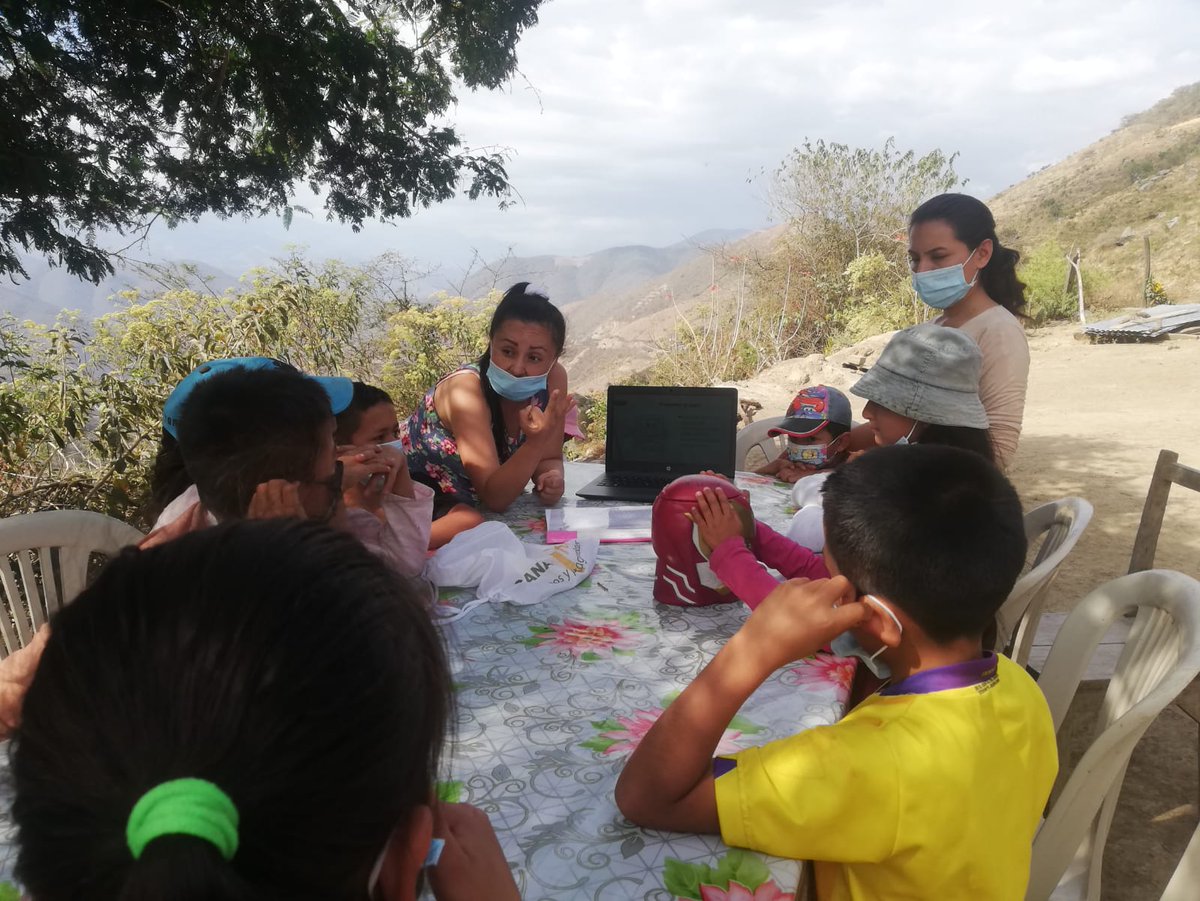 #InfoCapacitando| Con mucho entusiasmo capacitamos a  los niños  del Barrio Paltahuayco en el  curso de Herramientas Ofimáticas, siempre fomentando la educación. Estamos día a día sirviendo a nuestra comunidad Larameña.
#JuntosLoLogramos