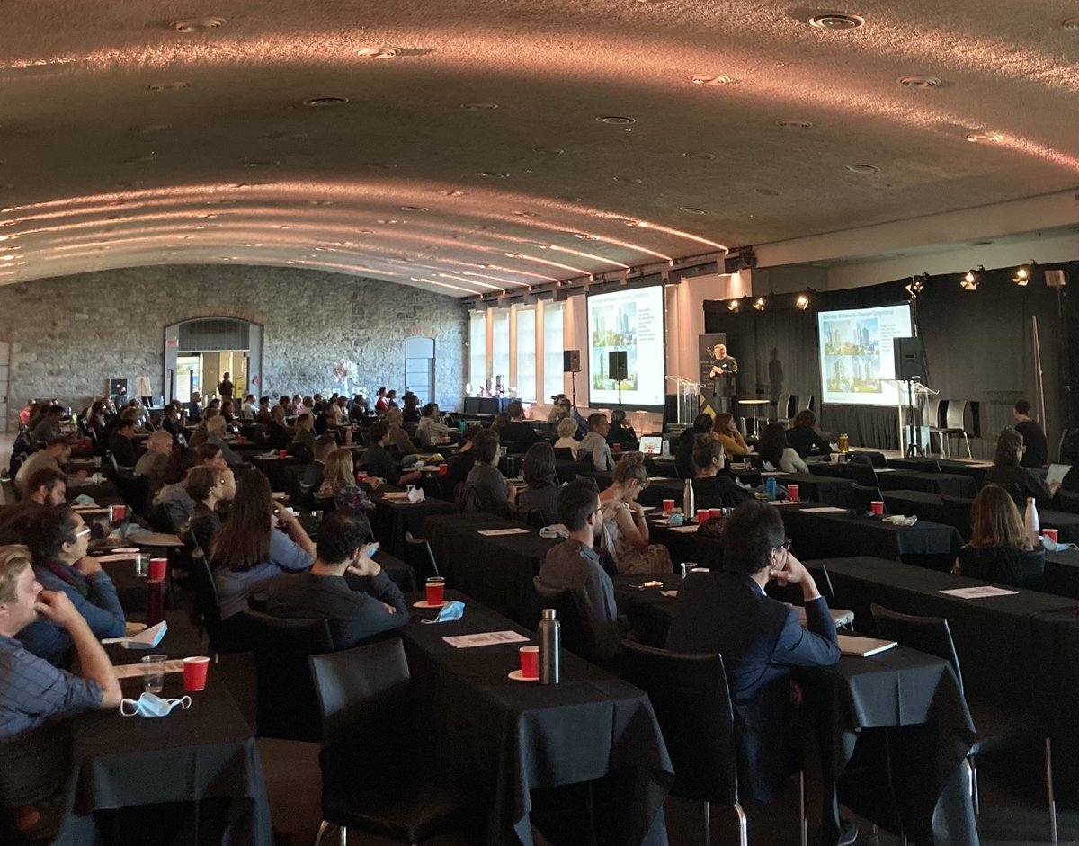 VivreenVille's tweet photo. Logement abordable et durable: Michael Eliason (@holz_bau) a évoqué le rôle majeur du zonage et des codes de construction. Plusieurs exemples inspirants de l’Allemagne, des outils à utiliser davantage au Québec! #RVCV21 https://t.co/QDMroOlGJn