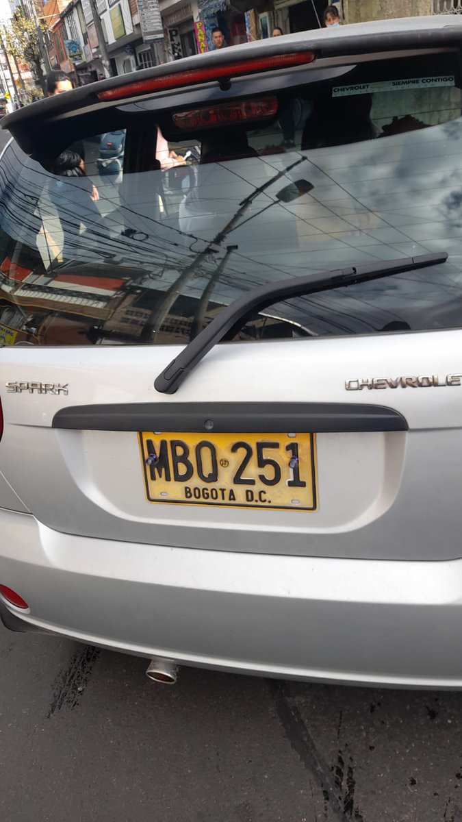 danilo8013's tweet photo. Bomba bosa Carbonel el carro particular estrella al taxi y se da a la fuga https://t.co/sVM3SNgbdF
