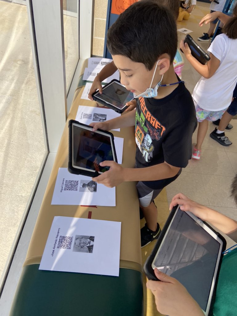 fun_firsties's tweet photo. Very proud of my little researchers! When we had to be flexible and do our #HispanicHeritageMonth library lesson in the hallway, they were the best leaders and had SO much fun exploring. Thanks @TuscanyLibrary for the fun lesson ❤️👏🏼 #rootedNESD #TuscanyTigers https://t.co/2jjAlPtyX8