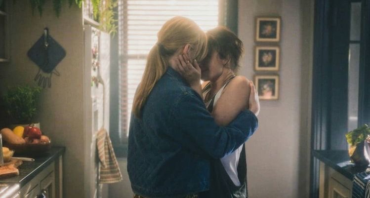 besstofdamie's tweet photo. they always smile when they kiss. https://t.co/3HAYD7xCyN
