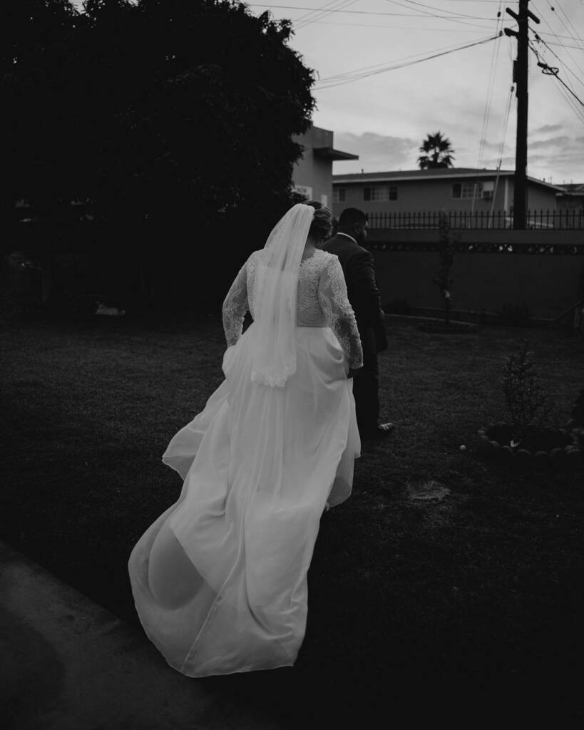 fatimaelreda's tweet photo. A few black and whites from yesterday’s perfect backyard wedding 🖤⁣

⁣ https://t.co/MNbAPKuZoA https://t.co/gkpSKTi6Qn