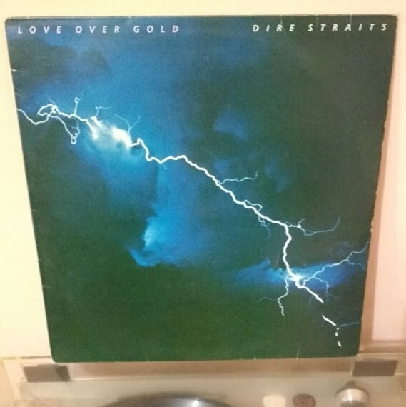 RogerioRocker's tweet photo. Há 3 anos
Dire Straits - Love Over Gold #vinil #polygramdiscos #vertigo #tambémemmusicassete #stereo #serieazul #vinyl #vinylpost #vinylcollection #vinylcollector #discoécultura #discocollection #lps #longplays #turnetable #tocadiscos #gradiente #d35 #gs11 #seboland https://t.co/rLw9QIRFEN
