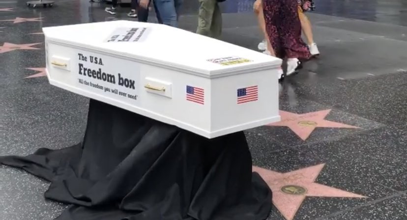 OccupyDemocrats's tweet image. BREAKING: A large white coffin has appeared on Trump’s Hollywood Walk of Fame star to draw attention to all of the COVID deaths caused by his disastrous presidency. RT IF YOU AGREE THERE’S BLOOD ON HIS HANDS!