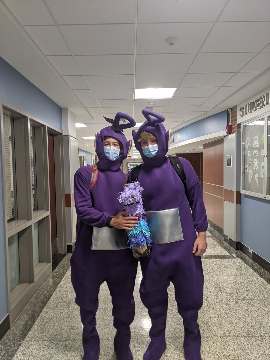 KakuleMrs's tweet photo. More fun at Pep Rally! @SchodackCSD @MapleHill_HS https://t.co/WP2OlMVjDa