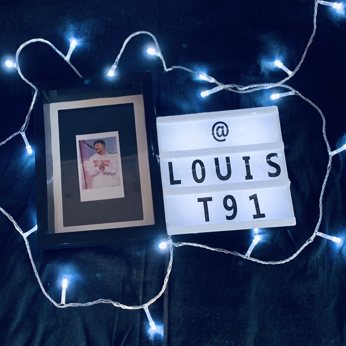 hedastore's tweet photo. 🛍 VENDAS ABERTAS
quadro decorativo luminoso personalizável para deixar do seu jeitinho!
o investimento para adquirir o seu quadrinho é de R$50, com envio pela shopee. envio pelos correios, tem desconto de 20% + frete
nos chame na dm para garantir o seu, apenas 5 disponíveis 🏃🏻‍♀️ https://t.co/SI5U0bnyzh