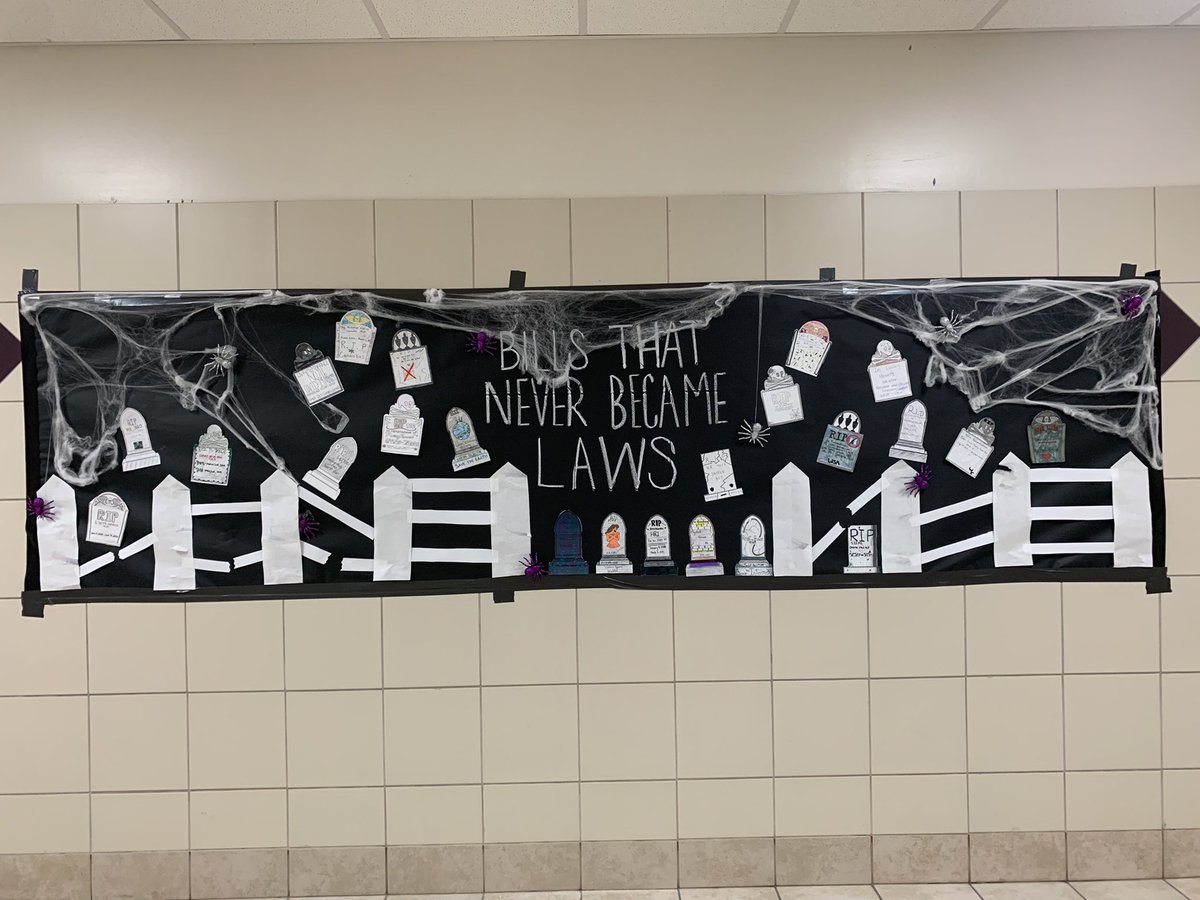 UranLandCWHS's tweet photo. We had fun learning about How A Bill Becomes A Law, and how many bills die in the process. RIP to the bills that never became laws.  @jvhsprincipal @JVSocialStudies https://t.co/rR3wS5Uxb5