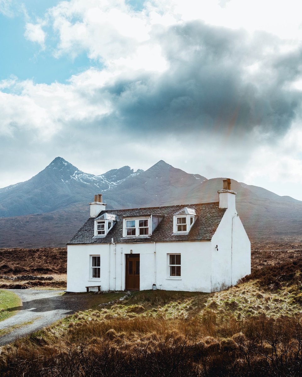 Adam_Firman_'s tweet photo. Life in the highlands of Scotland https://t.co/f1yMvBJ7nZ