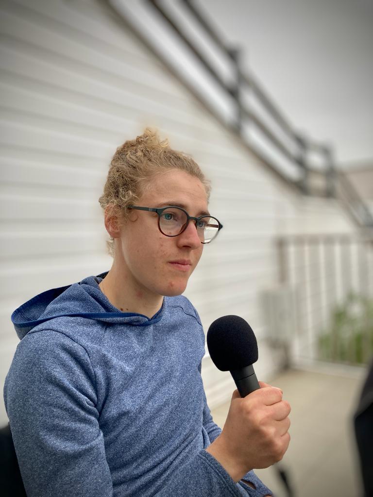 cycling_podcast's tweet photo. 📸 Behind the scenes: recording our #WomensTour Stage 4 episode.

We recap proceedings 📝, hear from winner Lorena Wiebes and DS Albert Timmer 🏅, talk with Race Director Mick Bennett 🎙 and enter raging debate about ice cream 🍦

👉https://t.co/NbnWRkoMjS
📸: @simongillphoto https://t.co/yfR7casiJ9