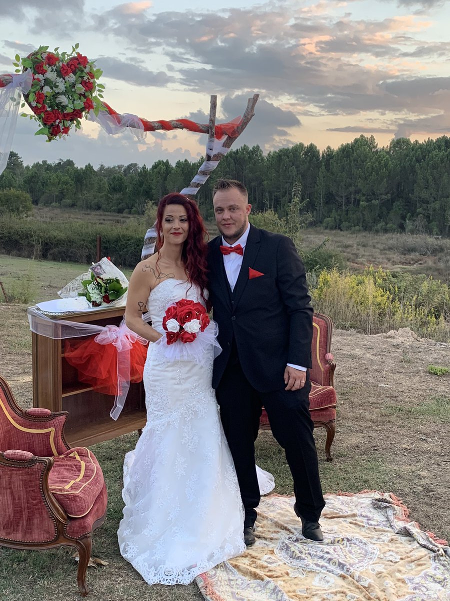 NicolasNoguier's tweet photo. Deux amoureux qui se sont mariés ce samedi en Corse : rien de plus beau que ce moment que j’ai eu la chance de partager avec Thony et Aloïs !
Merci pour l’invitation et très longues années de bonheur aux mariés !
Je suis fier de ton parcours, Thony et fier d’assister au mariage. https://t.co/lqt0VB1YW1