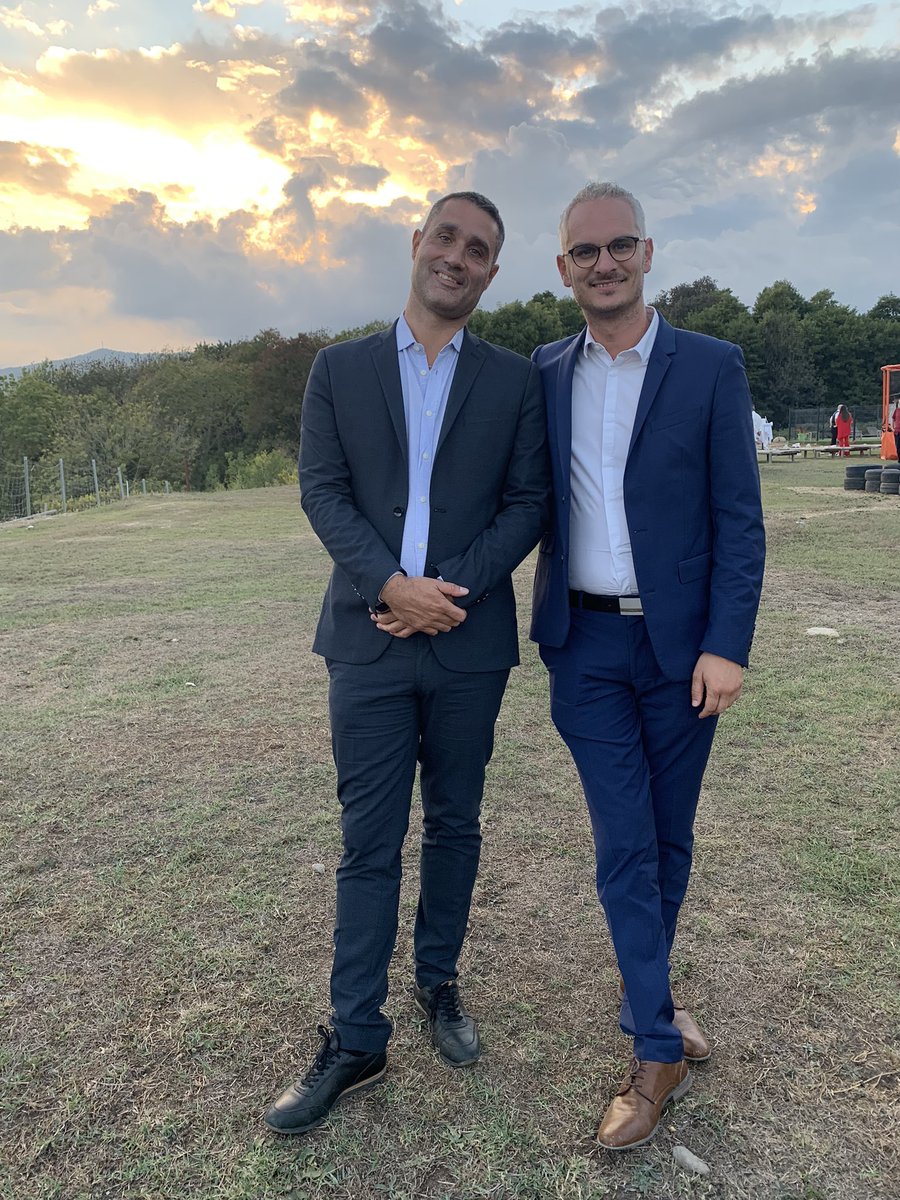 NicolasNoguier's tweet photo. Deux amoureux qui se sont mariés ce samedi en Corse : rien de plus beau que ce moment que j’ai eu la chance de partager avec Thony et Aloïs !
Merci pour l’invitation et très longues années de bonheur aux mariés !
Je suis fier de ton parcours, Thony et fier d’assister au mariage. https://t.co/lqt0VB1YW1