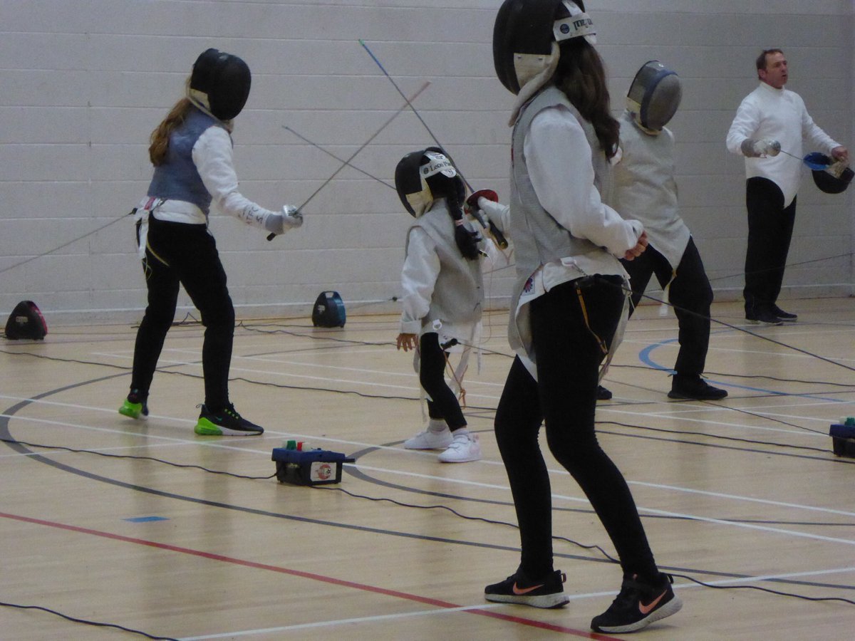 AshtonFencing's tweet photo. Absolutely fabulous night of fencing
#astleysportsvillage #tamesidereporter #activetameside #actiontogether #BritishFencing https://t.co/zCInNlQpnc