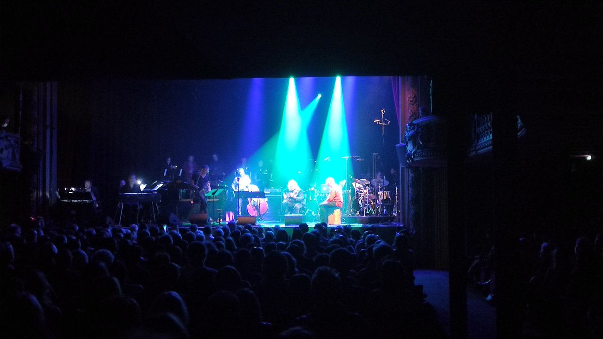 CarelleAlex's tweet photo. Ce soir @LeTrianonParis a pris les couleurs de la @FondationBNPP pour ses 25 ans de soutien au #Jazz ! Beaucoup d'artistes amis @PaulLayOfficial @AnnePaceo @AirelleBesson @ablayecissoko @VolunteeredThe @PedronPierrick @PB2SLV @NicolasFolmer @SHuchard @ThomasEnhco 👉 @Abbe_Pierre https://t.co/XuFxyNH1Jj
