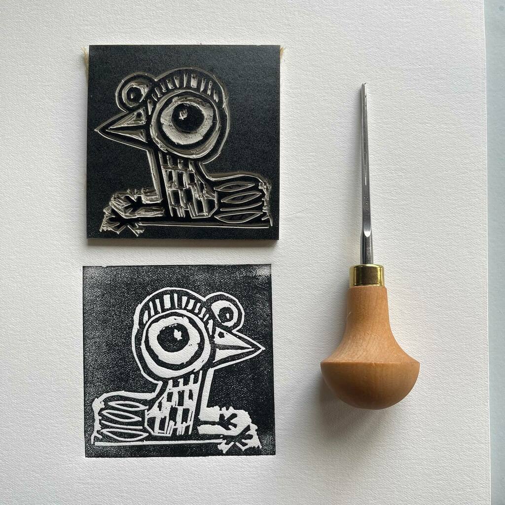FabricLenny's tweet photo. Little Bird - Lino progress #proof  #linocut #lino #linoprint #ukprintmakers #printmakersofinstagram #linocuts #ukprintmaking #ink #lines #fun #bird #contemporaryprintmaking #fabrianopaper https://t.co/SlJd5VN6pU https://t.co/JMXvpncwA8