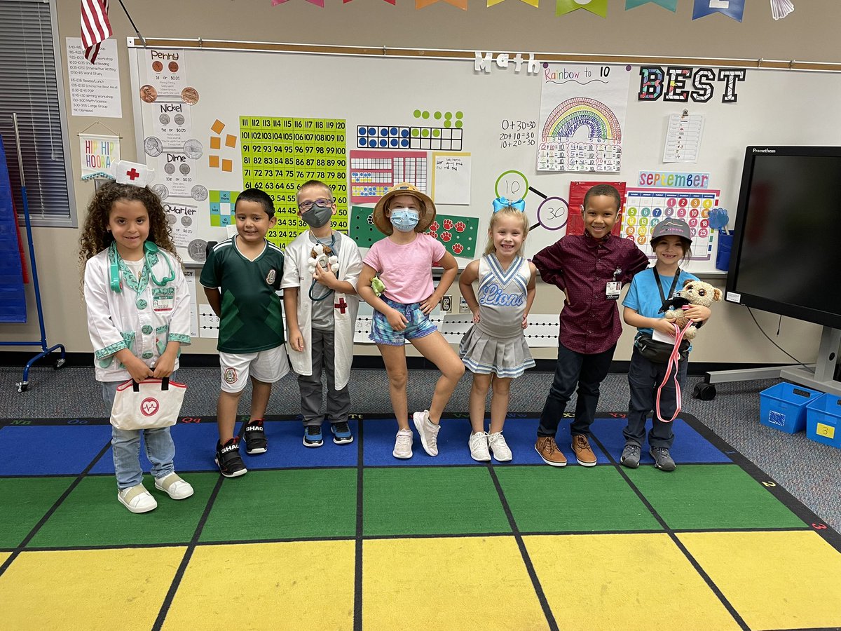 MrsMiller3rd's tweet photo. Career Day! ♥️🐾 @BlackBearkats https://t.co/yg1wocCyrm