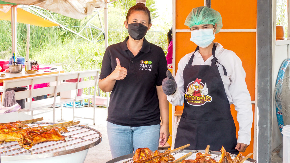 SiamAllFood's tweet photo. "น้องคะ พี่ขอเพิ่มเตาอีก 1 ชุด นะคะ" 
"ตอนนี้ขายดีมาก ย่างไม่ทัน" 
"เวลาลูกค้ามารอ แล้วไก่ย่างไม่ทัน เสียดาย"

พอเราได้ยินแบบนี้แล้วรู้สึกดีใจ พร้อมกับเห็นใจไปด้วย เพราะขายดี! จนย่างไม่ทัน 

ขายส่งไก่สูตรไก่ย่างเขาสวนกวาง | Line : https://t.co/UxrYVZZK5f สอบถาม 064-936-6983 https://t.co/PBKSStQrVq