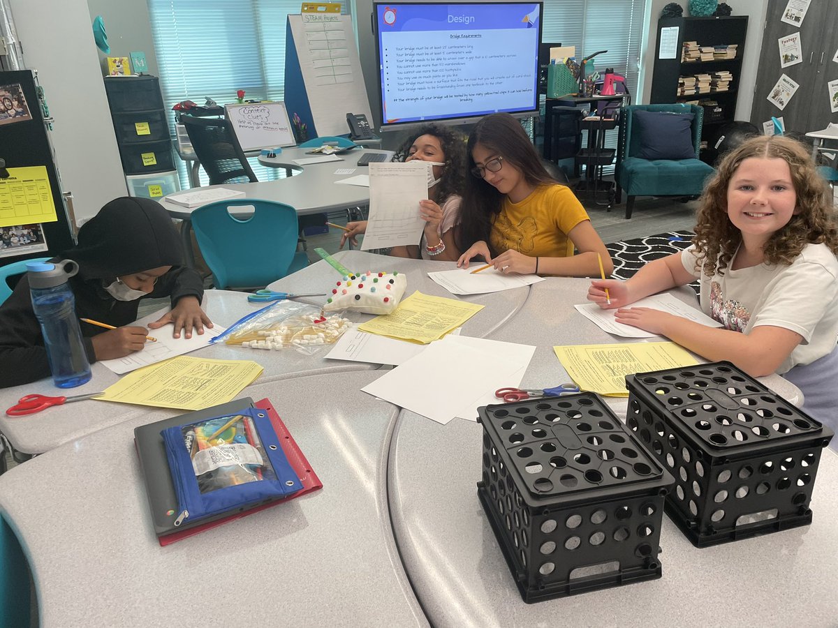 Collaborative Cubs expressed their inner engineer through today’s STEAM challenge: design and build a bridge! #likeafox <a href="/FoxKISD/">Fox Elementary</a>
